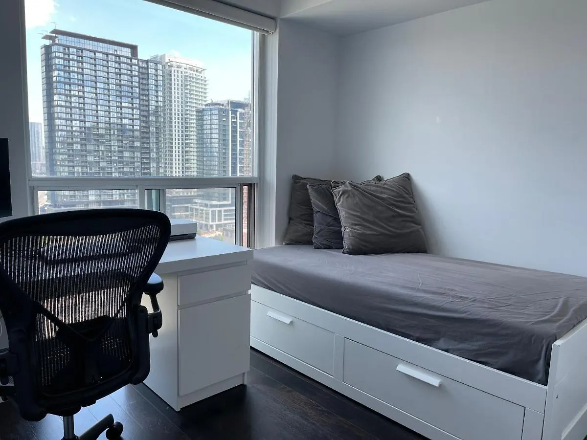 Pansiyon Toronto Skyline View Condo Liberty Village Kanada